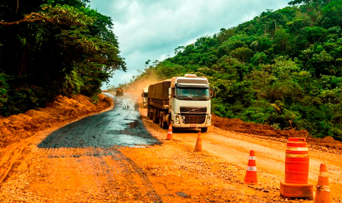 Jader solicita informações sobre término de pavimentação da BR 163