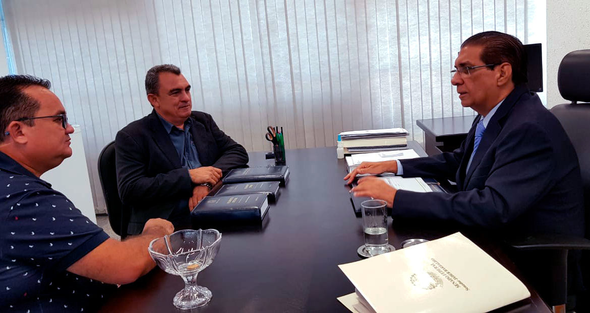 Prefeitos agradecem apoio do senador Jader aos municípios