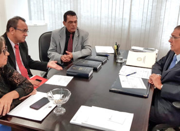 Jader recebe prefeitos e representantes de municípios paraenses em Brasília