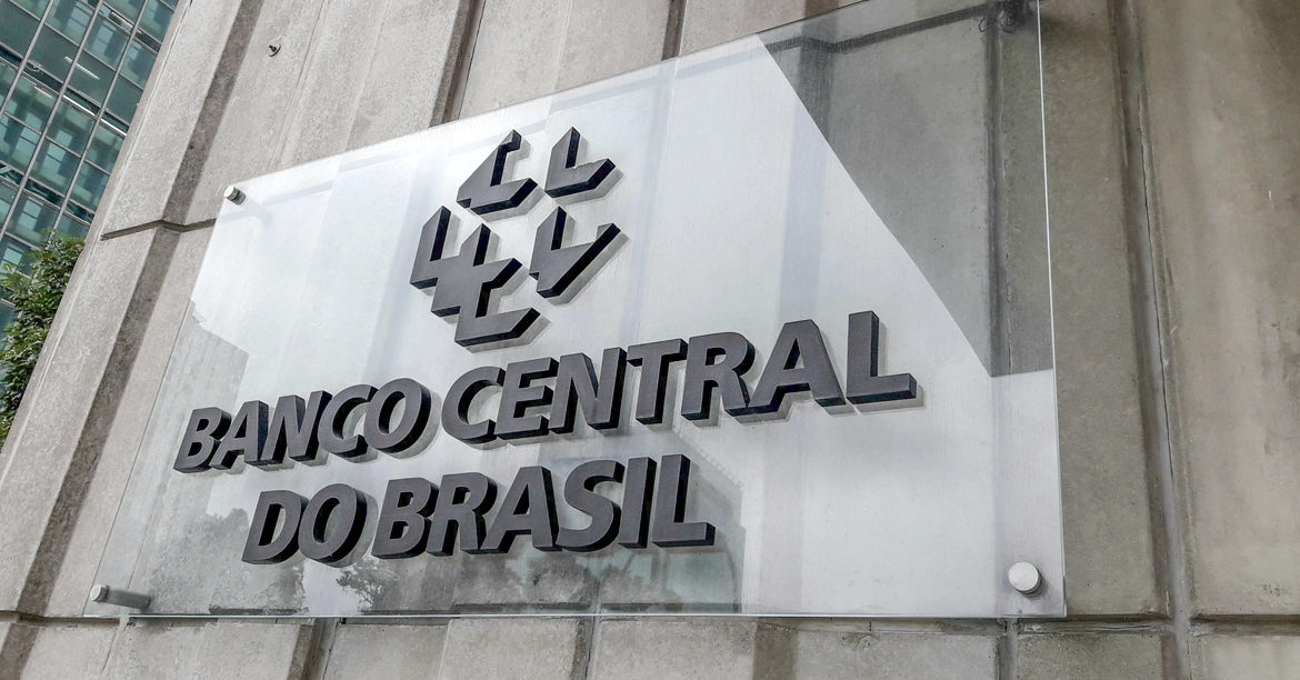 Senador Jader protesta e governo revoga MP que dava poderes ao Banco Central