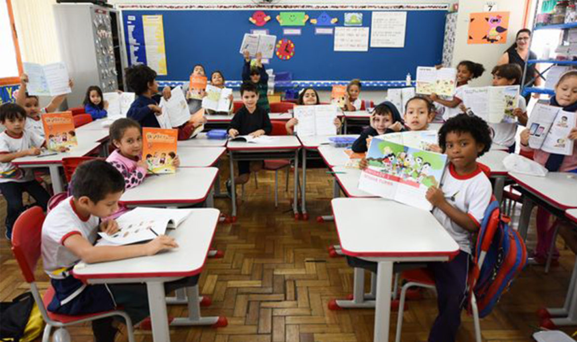 Senador Jader apresenta projeto de lei para incentivar leitura nas escolas