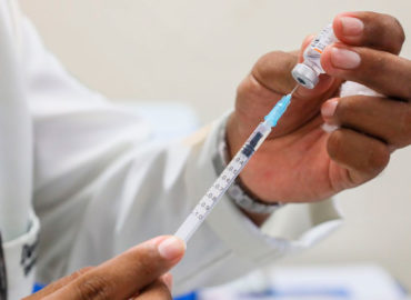 Jader defende ​vacina pneumocócica mais efetiva para idosos