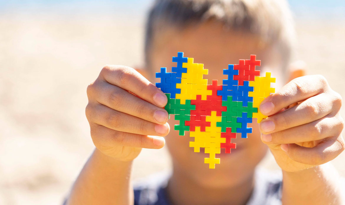 Jader sugere que Inep apoie a campanha de conscientização sobre o autismo