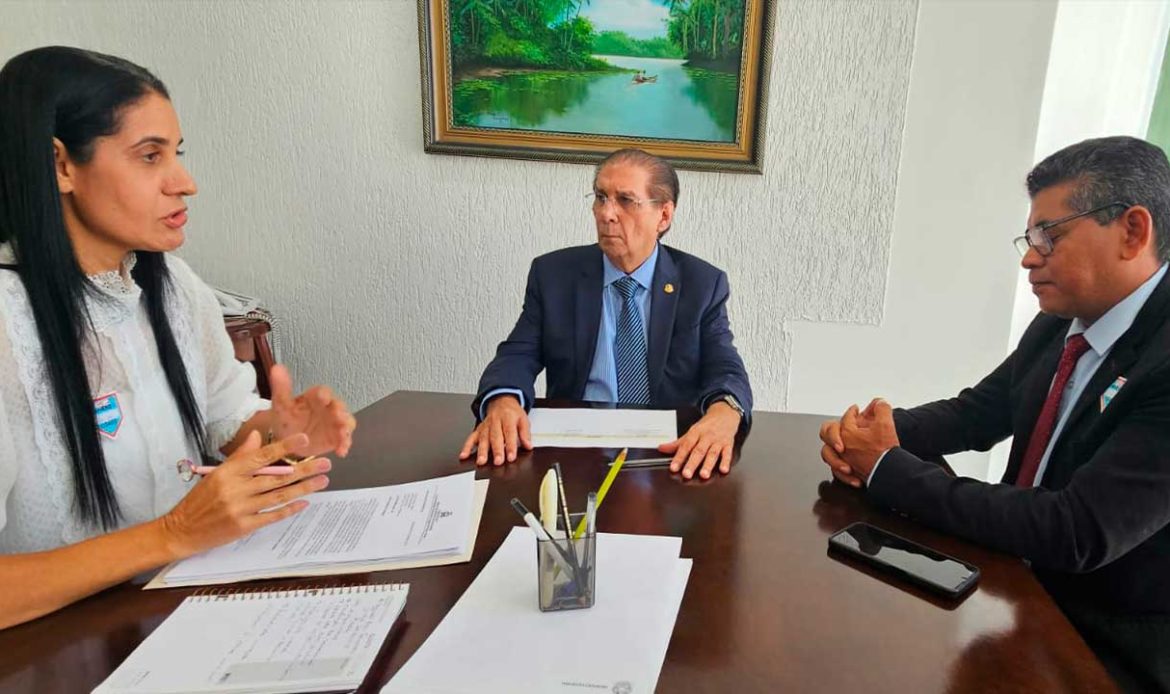 Senador Jader recebe prefeitos paraenses