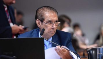 Nos 15 anos da legislação, Jader Barbalho defende empenho no tratamento de resíduos sólidos