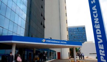 Jader Barbalho defende atendimento do INSS para população de Mosqueiro