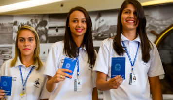 Projeto que obriga empresas a reservar vagas para jovens recebe parecer favorável em comissão