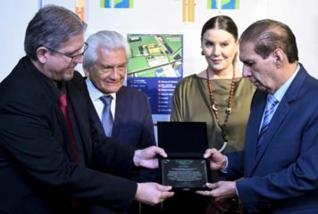 Senador Jader é homenageado por apoio à cultura paraense